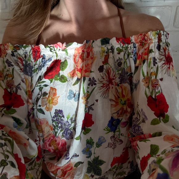 Vici butterflies and flowers top - Picture 4 of 4